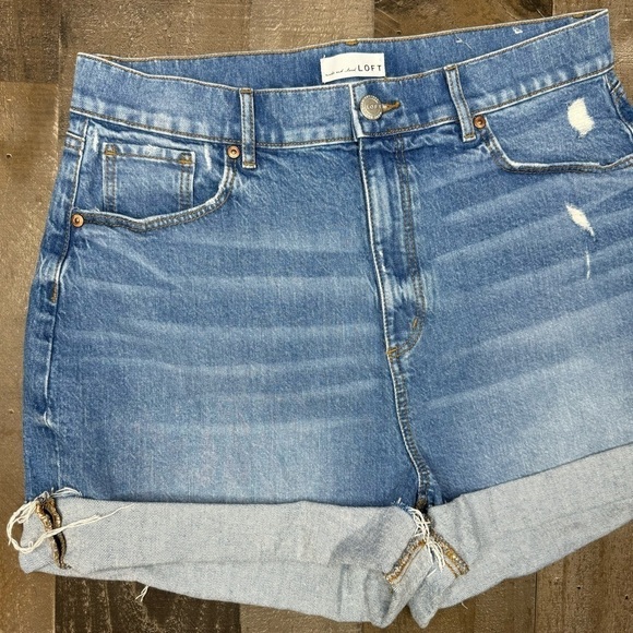 Loft Like New Distressed Jean Shorts size 30/10 - Picture 2 of 10